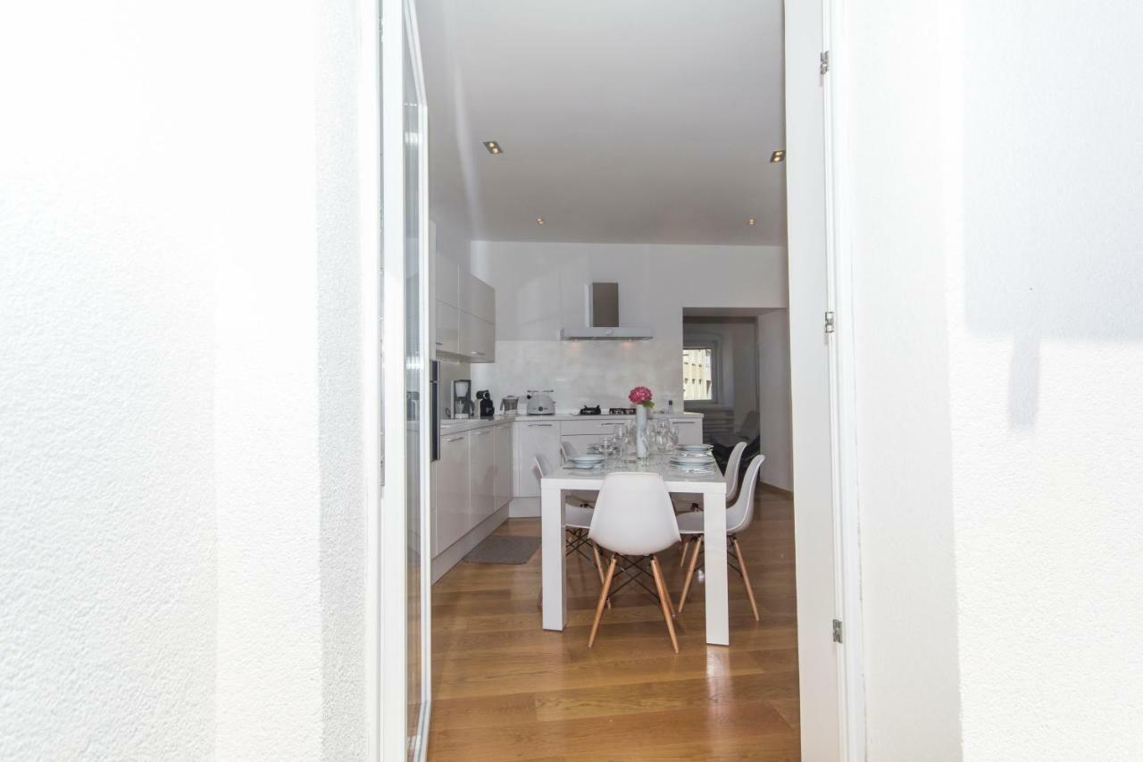 Appartment In Center With Parking Pula Eksteriør billede